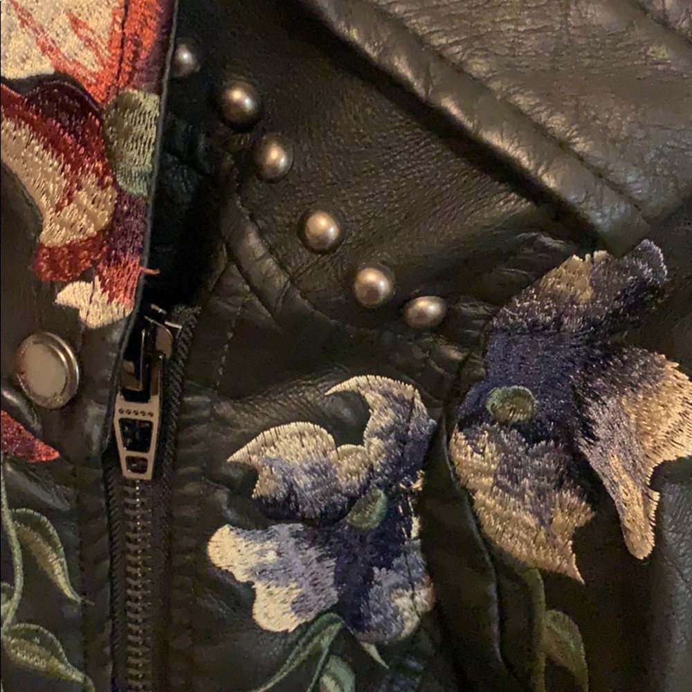 Jacket - Picture 5 of 6